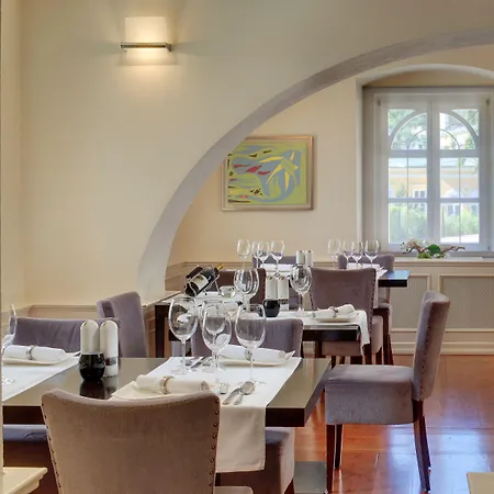 Patriot Boutique ホテル 4*