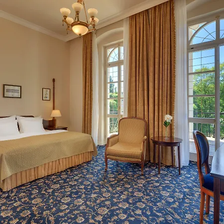 Patriot Boutique Szálloda 4*