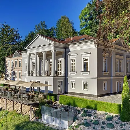 Szálloda Patriot Boutique 4*