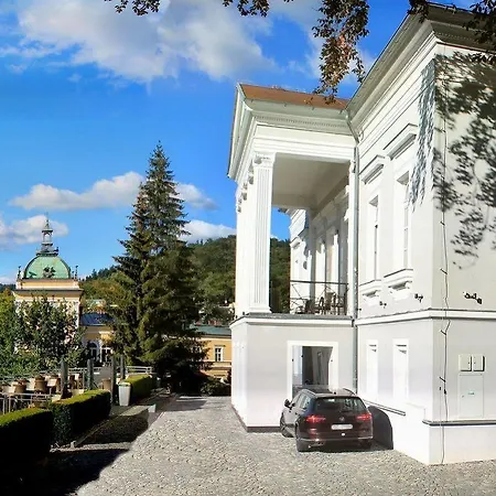 Patriot Boutique Szálloda 4*